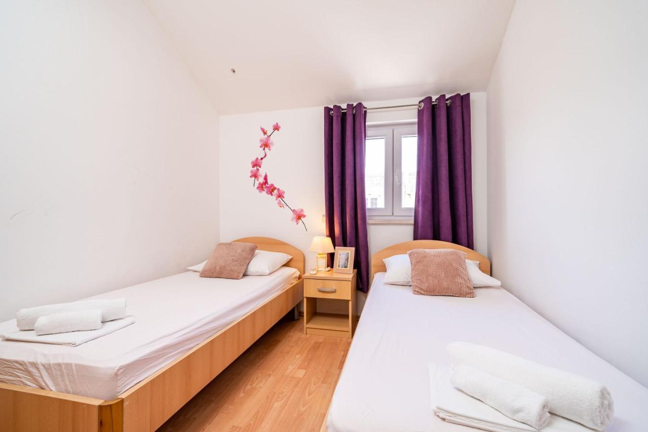 Burum Accommodation B&B-Apartment With Beautiful View ドゥブロブニク エクステリア 写真